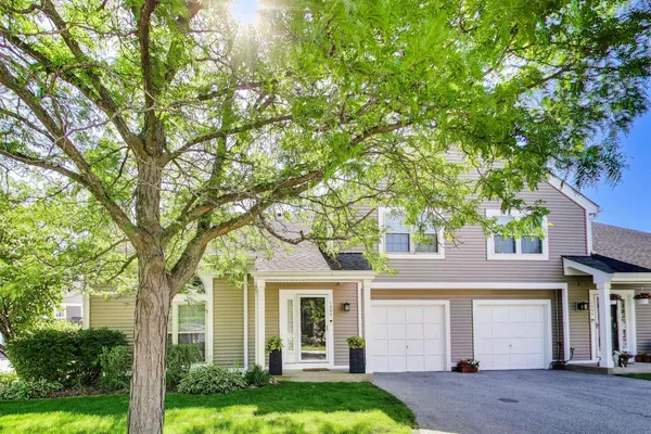 $375,000 | 1204 North Knollwood Drive, Palatine, IL 60067