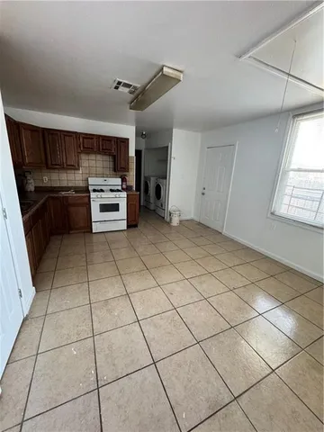 $1,250 | 2329 Felicity Street, New Orleans, LA 70113