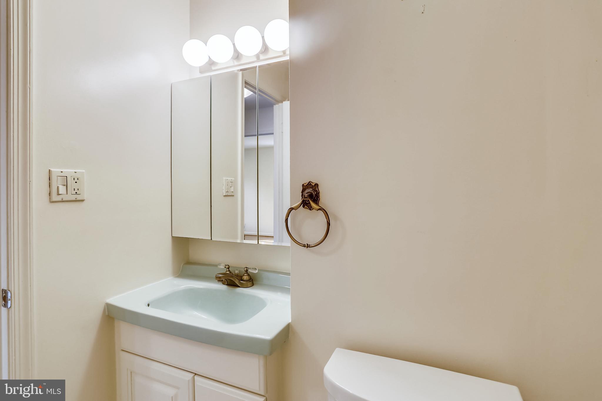 13624 Middlevale Lane Silver Spring, MD 20906 - Photo 47 of 60 Upper Level Hall Bath