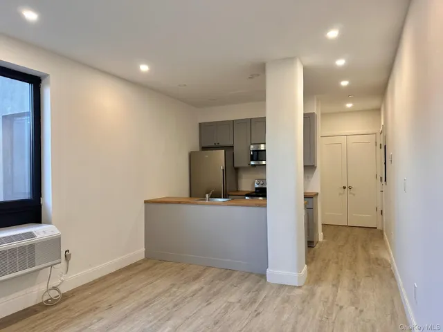 $2,695 | 362 West Merrick Road, Unit 102, Valley Stream, NY 11580