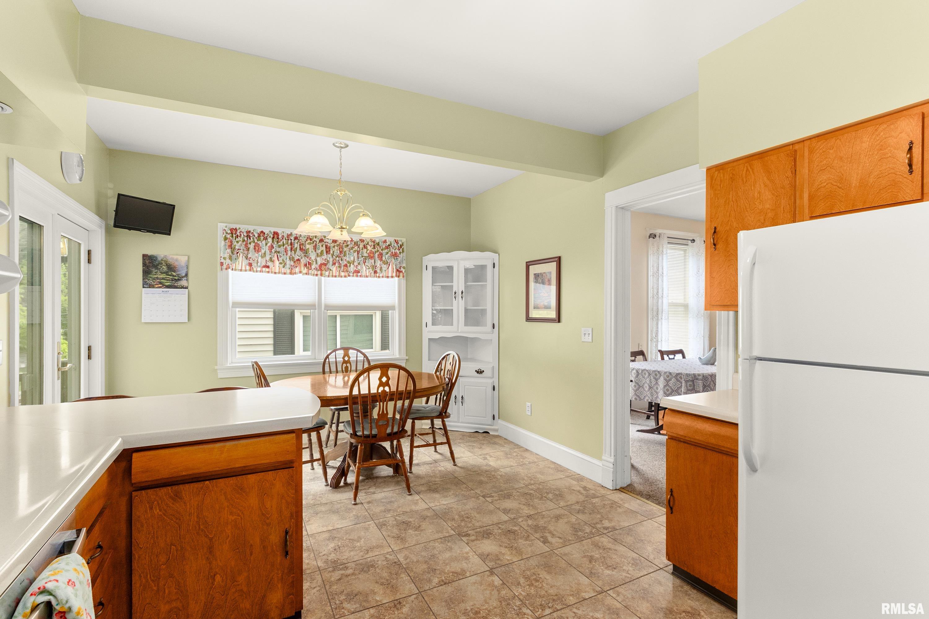 403 West Adams Street Washington, IL 61571 - Photo 17 of 43