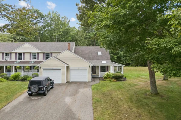 $529,000 | 17 Hampton Glen Drive, Unit 5, Kennebunk, ME 04043