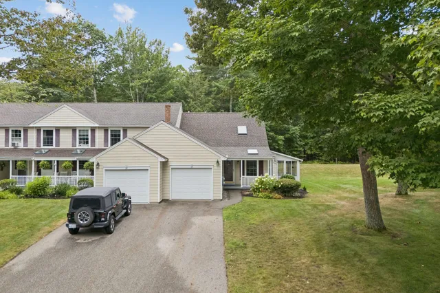 $545,000 | 17 Hampton Glen Drive, Unit 5, Kennebunk, ME 04043