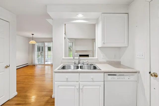 $545,000 | 17 Hampton Glen Drive, Unit 5, Kennebunk, ME 04043