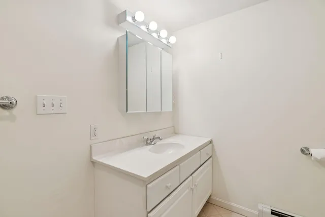 $545,000 | 17 Hampton Glen Drive, Unit 5, Kennebunk, ME 04043