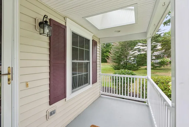 $545,000 | 17 Hampton Glen Drive, Unit 5, Kennebunk, ME 04043
