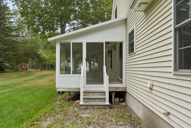 $545,000 | 17 Hampton Glen Drive, Unit 5, Kennebunk, ME 04043