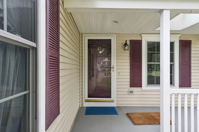 $545,000 | 17 Hampton Glen Drive, Unit 5, Kennebunk, ME 04043