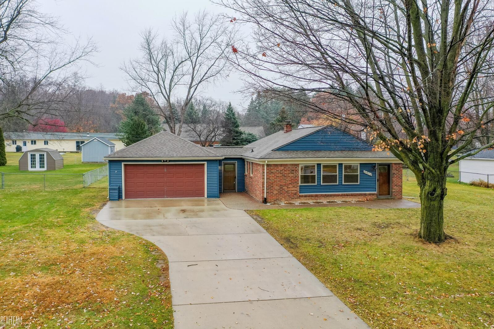 4916 Rioview Drive Clarkston, MI 48346 - Photo 1 of 27