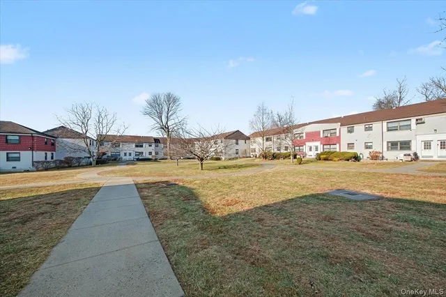 $309,900 | 136-59 Jewel Avenue, Unit A | Kew Gardens Hills