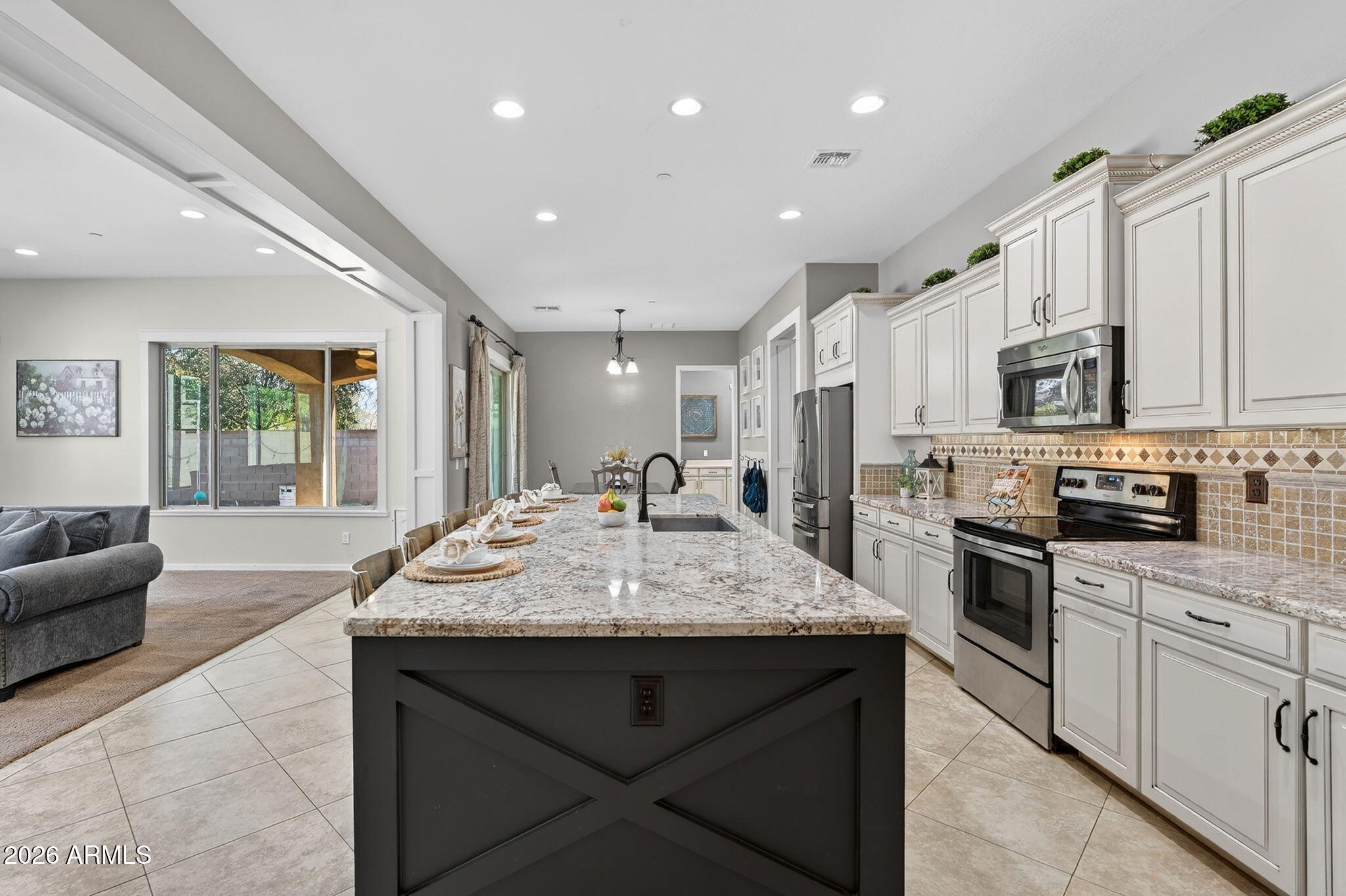 2926 East Wyatt Way Gilbert, AZ 85297 - Photo 5 of 71 16-web-or-mls-12 Wyatt Way