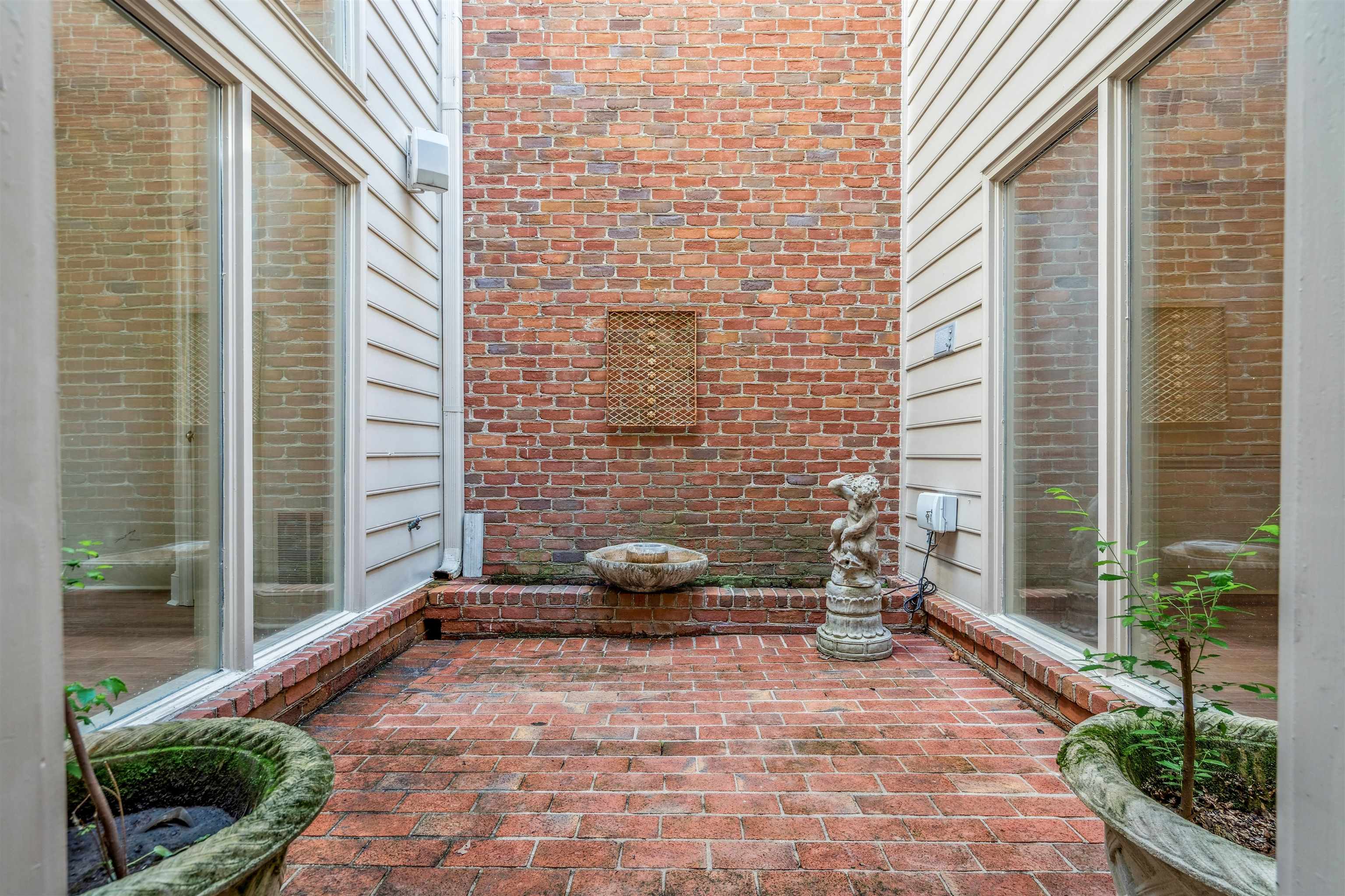 478 West Racquet Club Place, Unit 478 Memphis, TN 38117 - Photo 22 of 29 View of patio