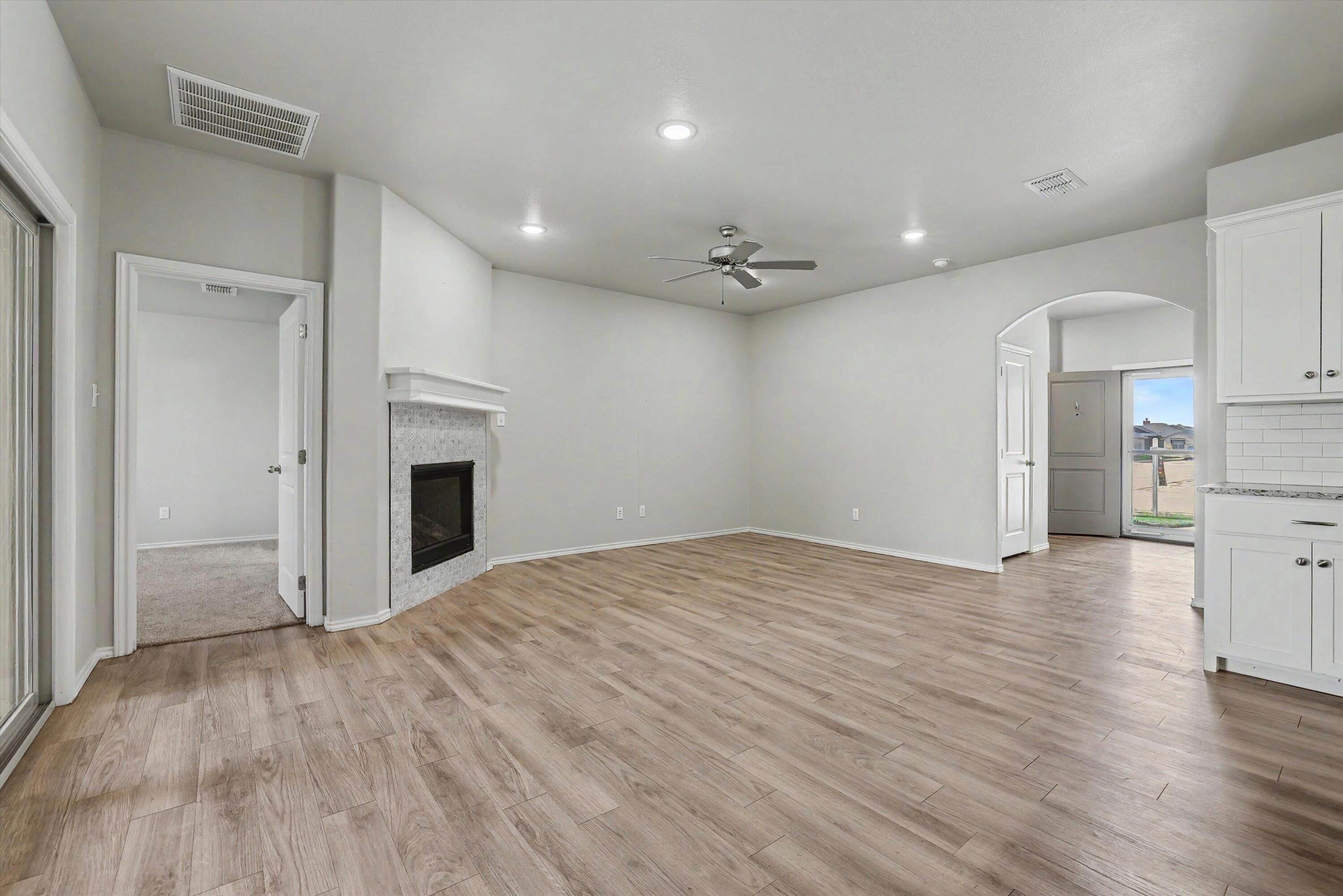 6902 67th Street Lubbock, TX 79424 - Photo 3 of 24 06-03_6902 67th Street LBK_e