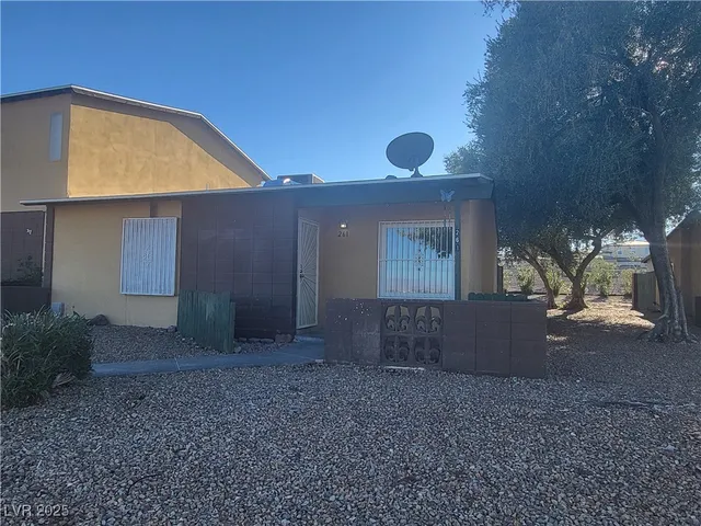 $1,300 | 261 East Van Wagenen Street, Henderson, NV 89015