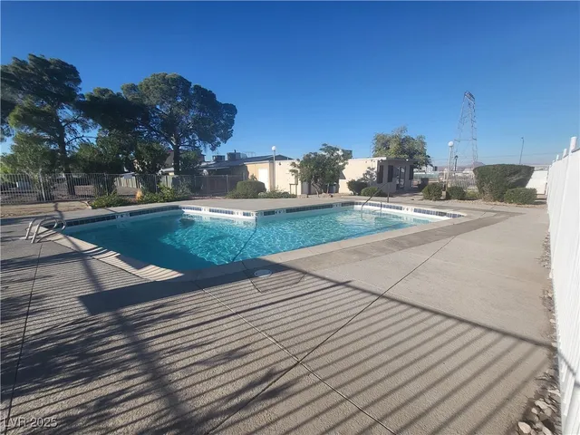 $1,300 | 261 East Van Wagenen Street, Henderson, NV 89015