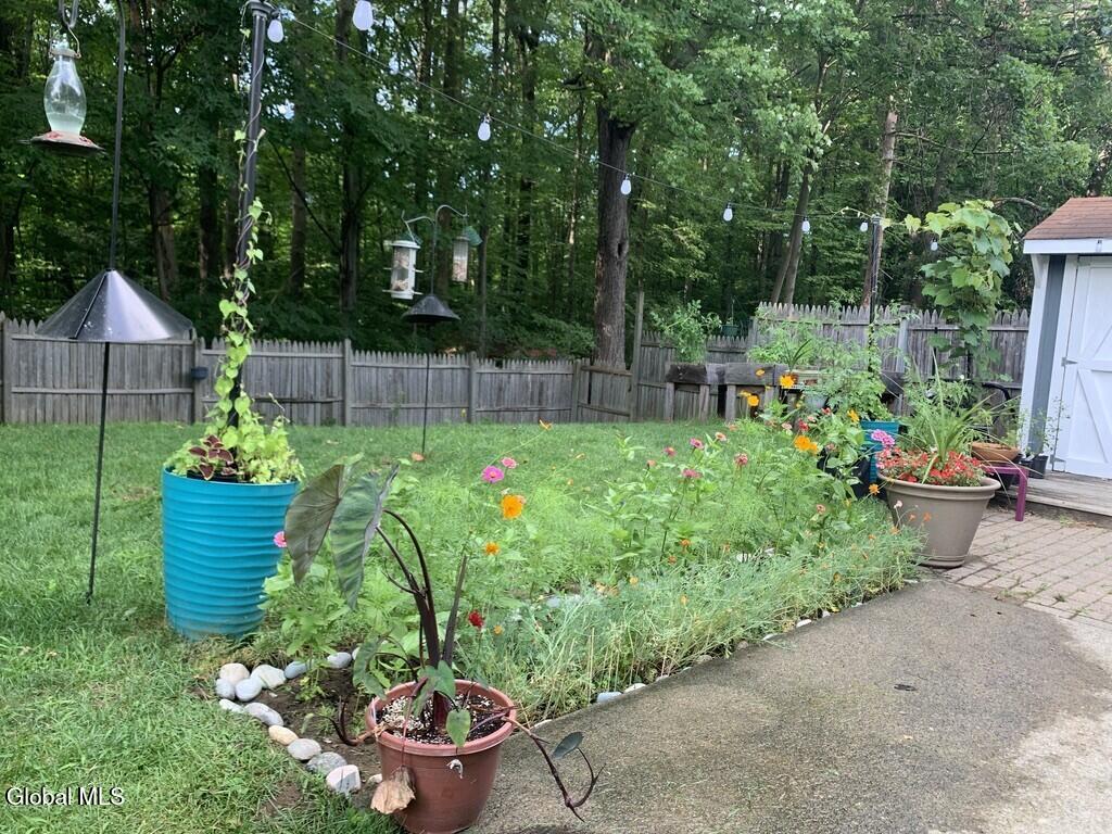 68 Thimbleberry Road Malta, NY 12020 - Photo 27 of 28 Outside summer2