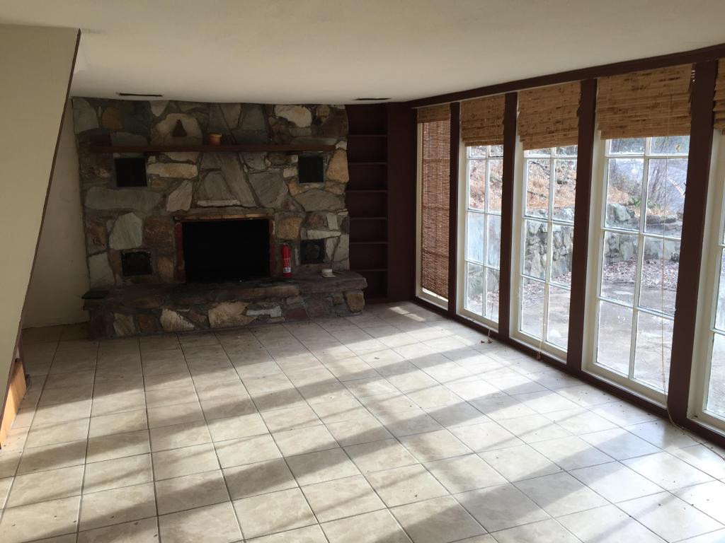 1221 Spivey Mountain Road Erwin, TN 37650 - Photo 12 of 19 ground level den