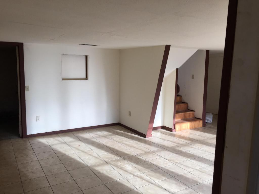 1221 Spivey Mountain Road Erwin, TN 37650 - Photo 13 of 19 ground level den