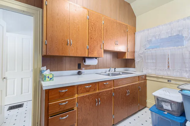 $206,000 | 449 4th Street, Manistee, MI 49660