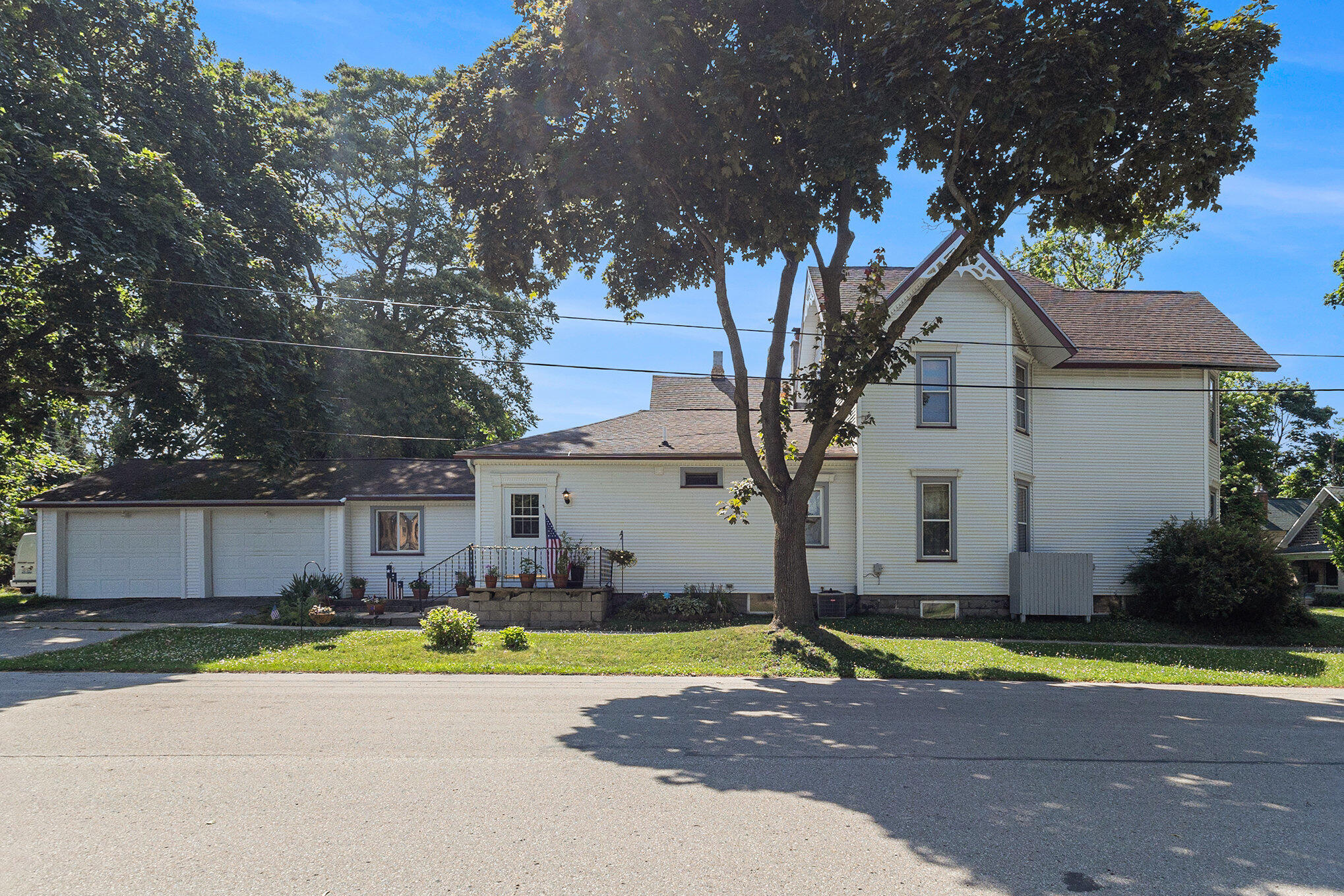 449 4th Street Manistee, MI 49660 - Photo 35 of 48 035__42a9981_131