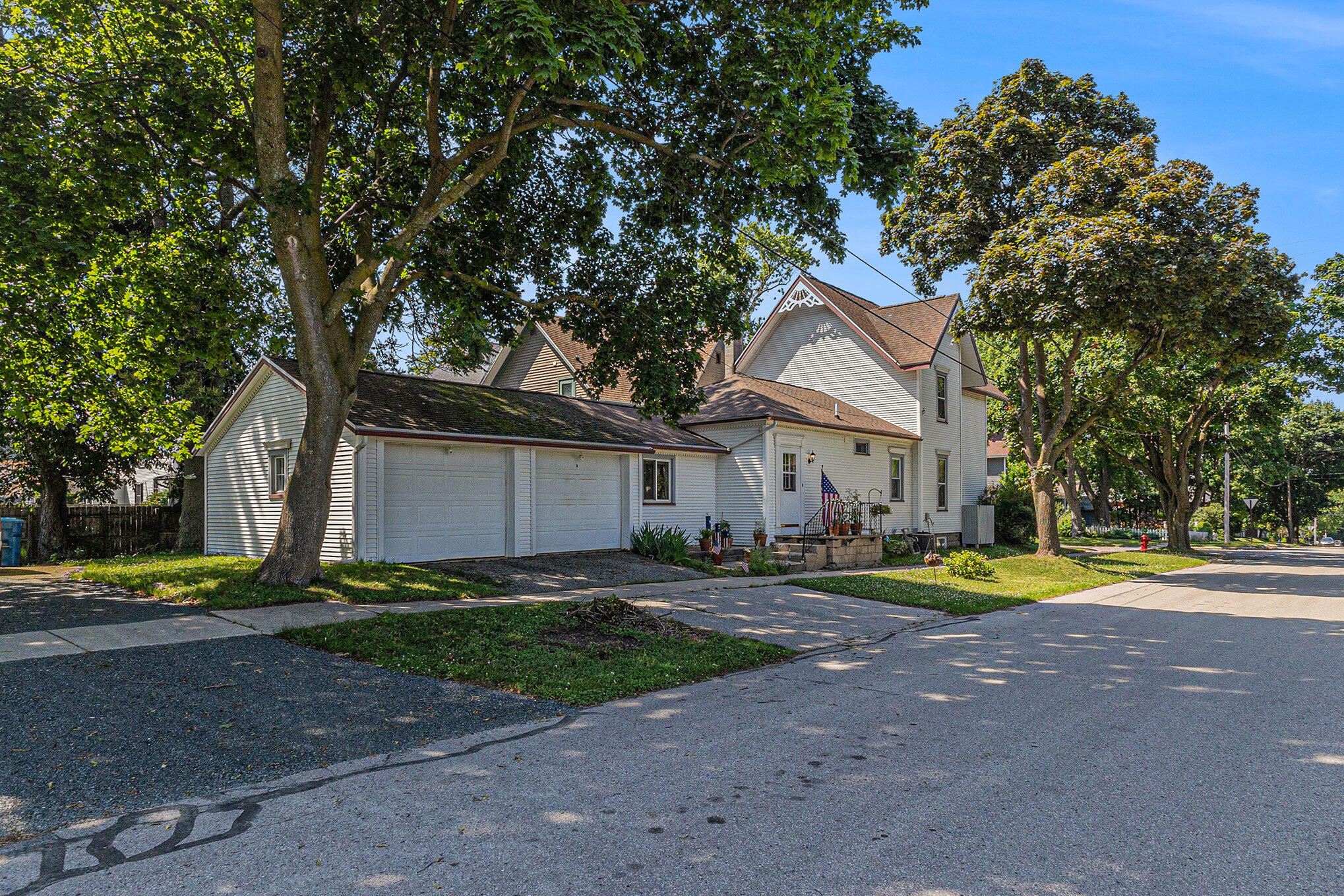 449 4th Street Manistee, MI 49660 - Photo 36 of 48 036__42a9982_229