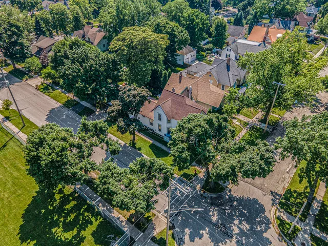 $206,000 | 449 4th Street, Manistee, MI 49660