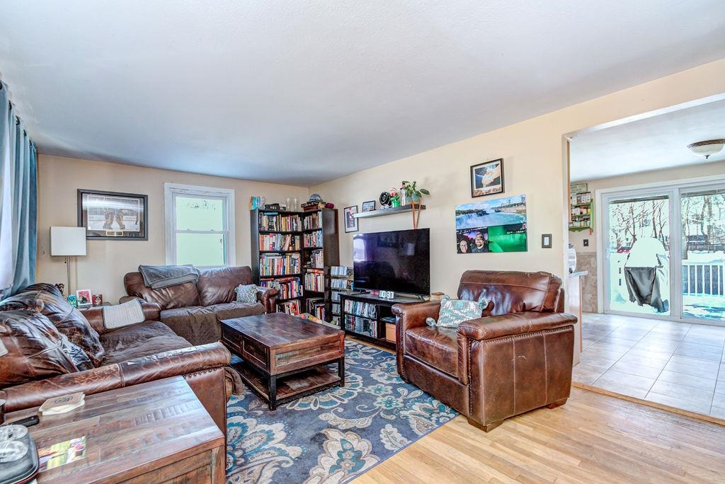 2 Natick Street Nashua, NH 03063 - Photo 4 of 29 Gallery Image 4