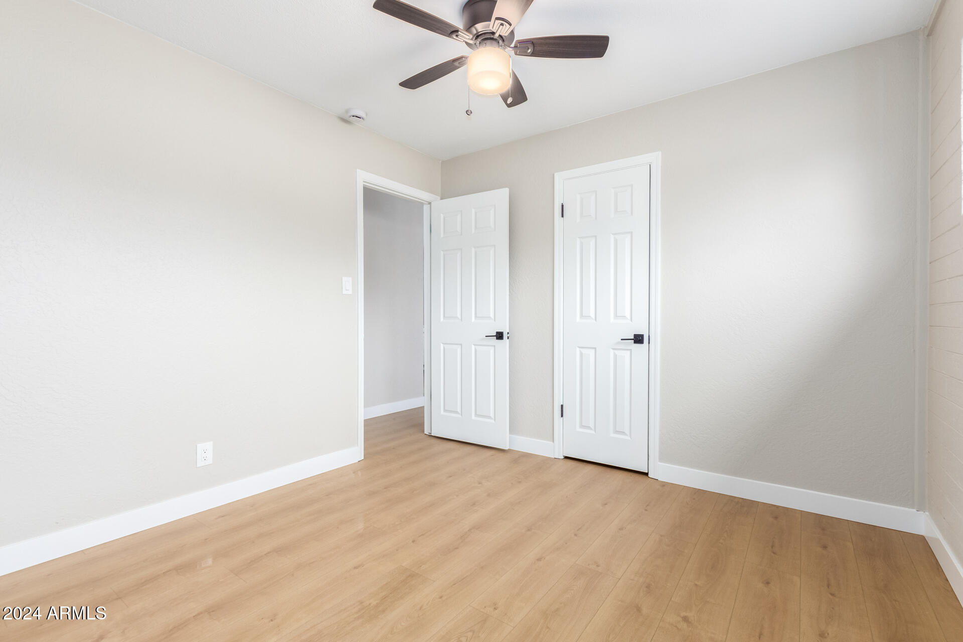 5818 South 20th Street Phoenix, AZ 85040 - Photo 20 of 29 a view of an empty room