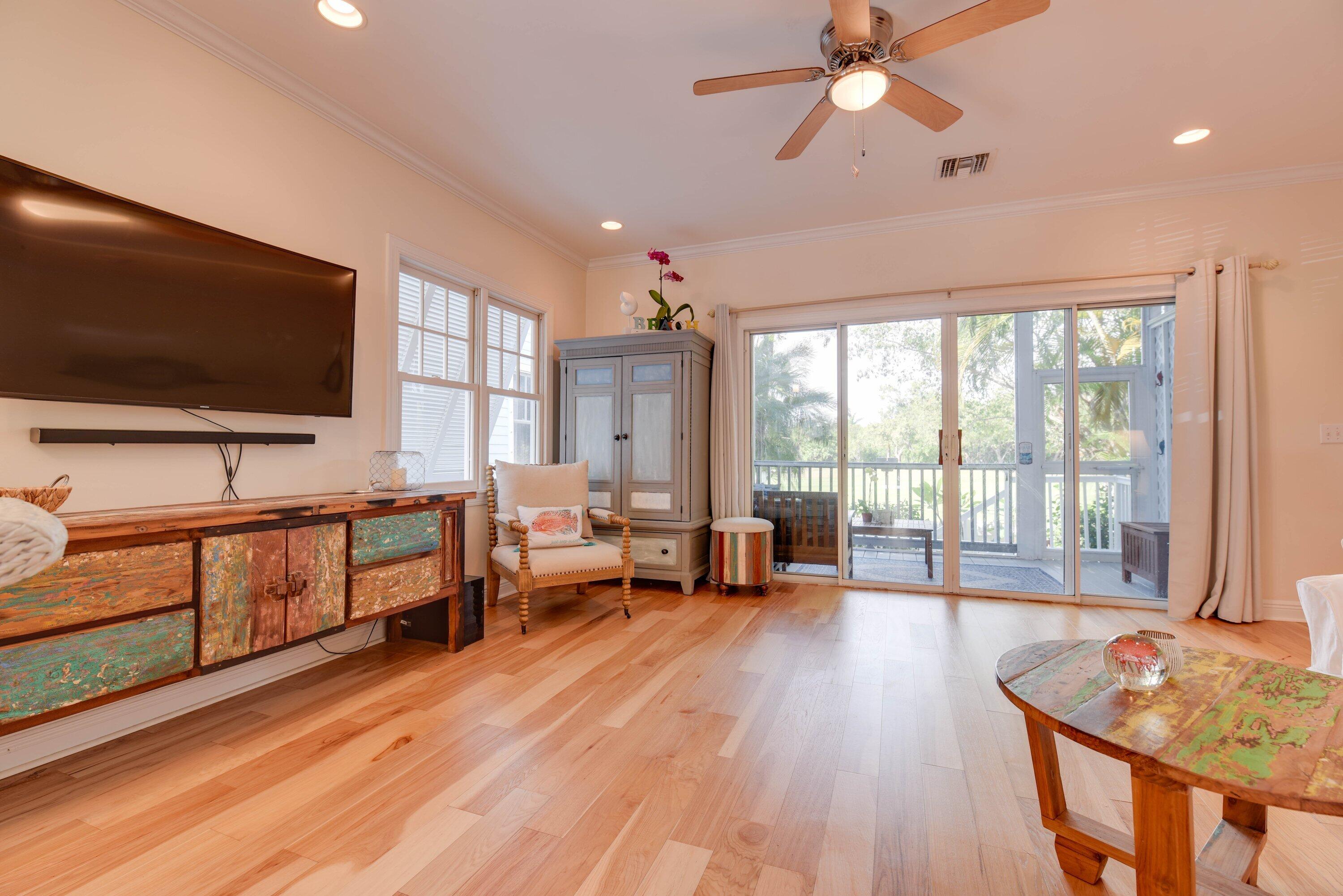 40 Spoonbill Way, Unit 1 Key West, FL 33040 - Photo 9 of 32 Living