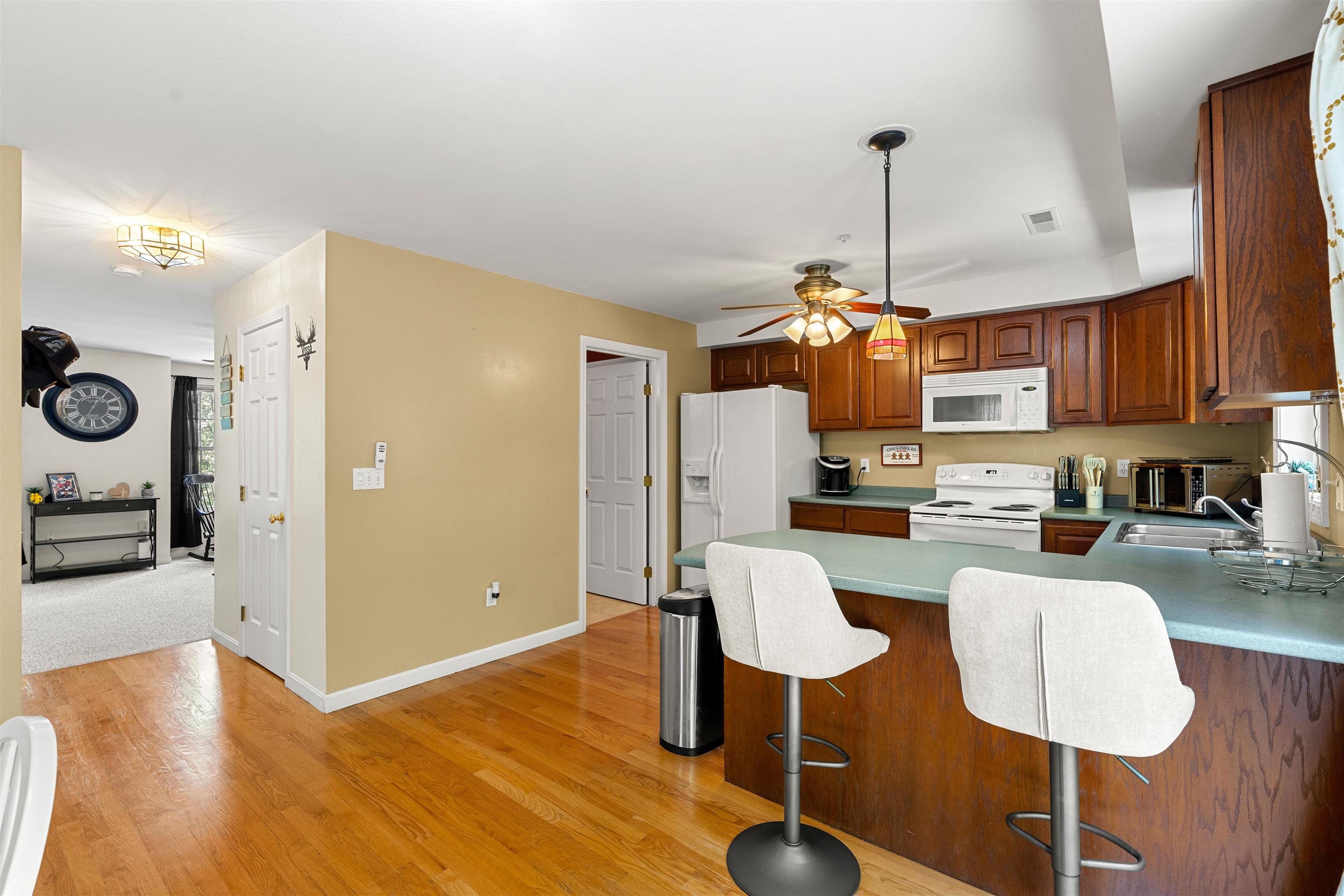 28 Andrew Street Manchester, NH 03104 - Photo 11 of 40