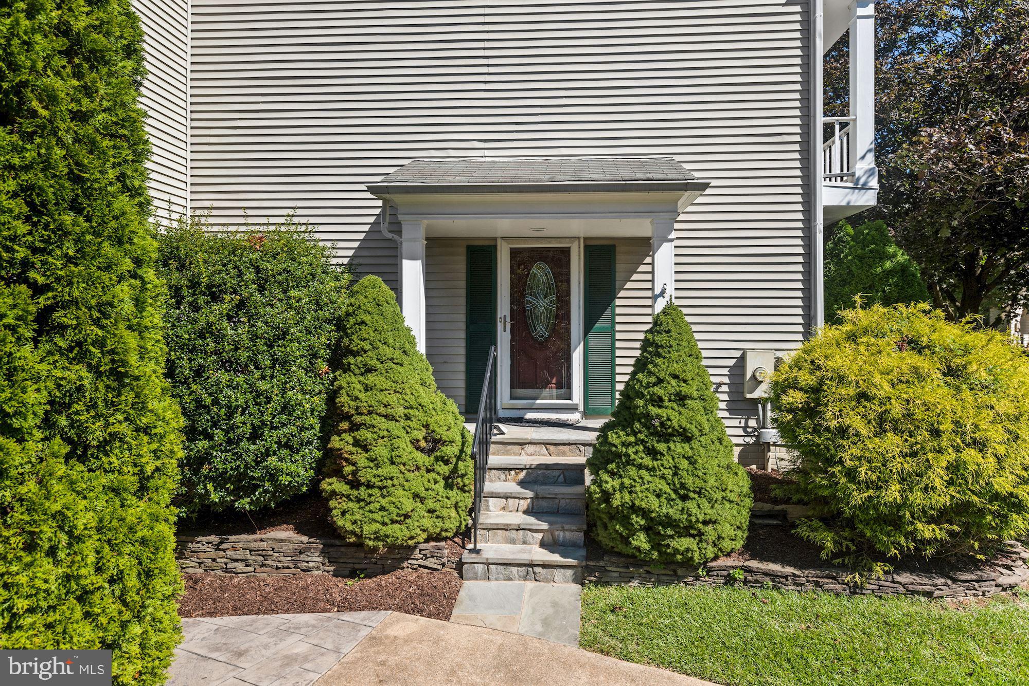 10536 Reed's Landing Circle Burke, VA 22015 - Photo 2 of 30 Gallery Image 2