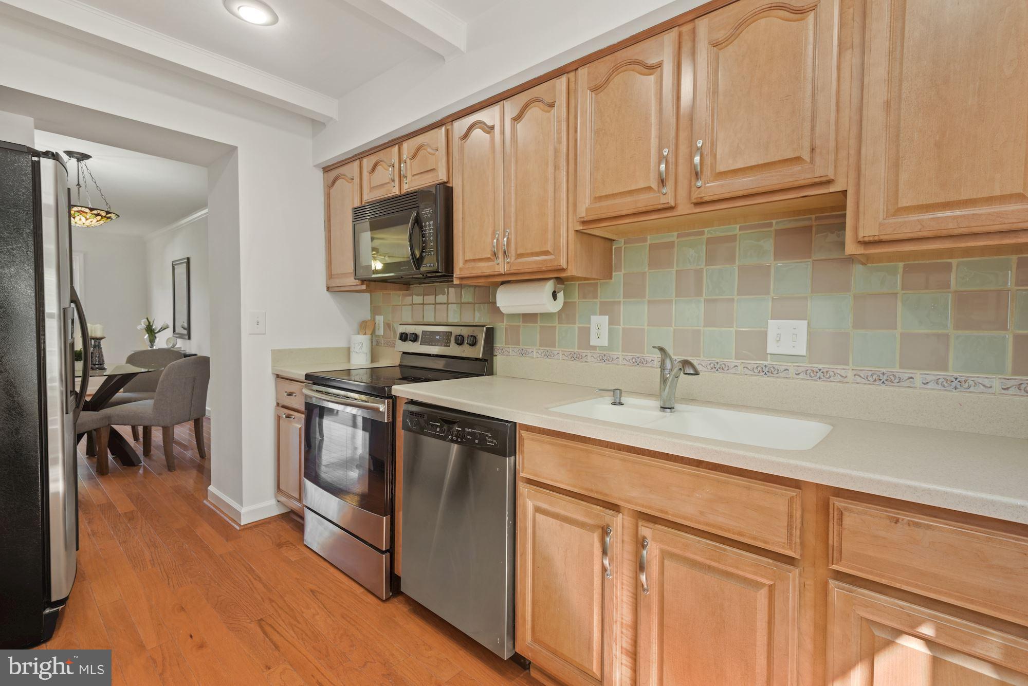 10536 Reed's Landing Circle Burke, VA 22015 - Photo 12 of 30 Gallery Image 12