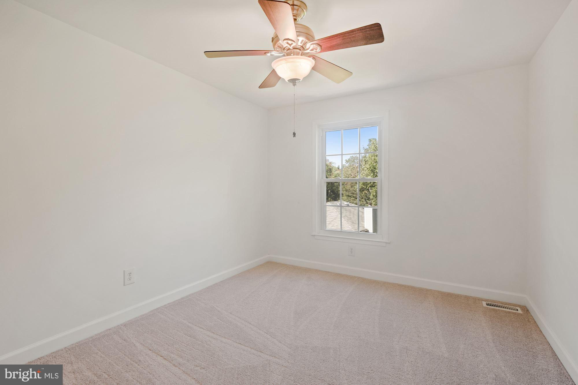 10536 Reed's Landing Circle Burke, VA 22015 - Photo 19 of 30 Gallery Image 19