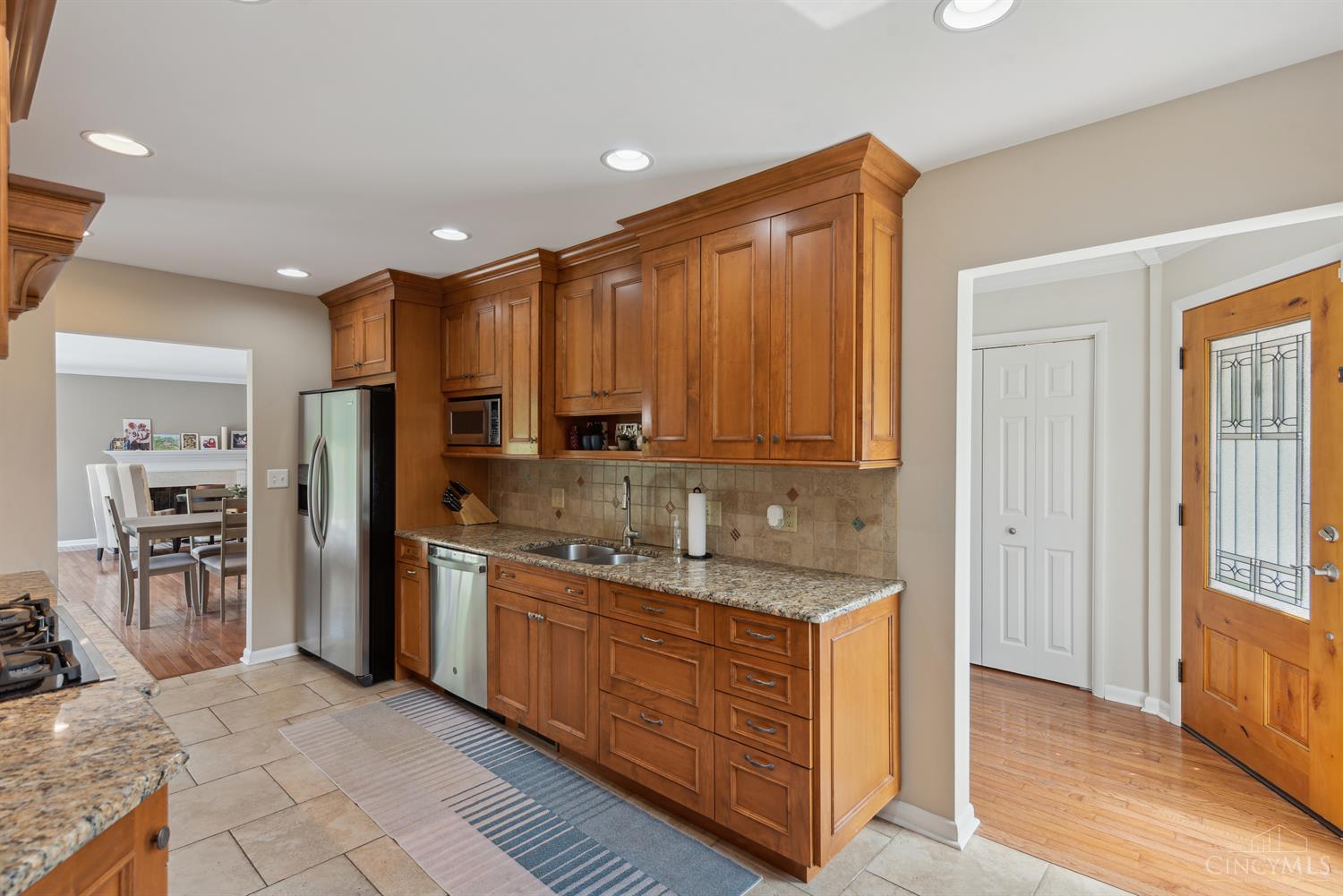 554 Reily Road Cincinnati, OH 45215 - Photo 8 of 27