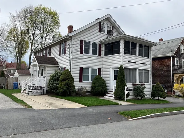 $2,200 | 24 Pearl Street, Unit 2, Wakefield, MA 01880