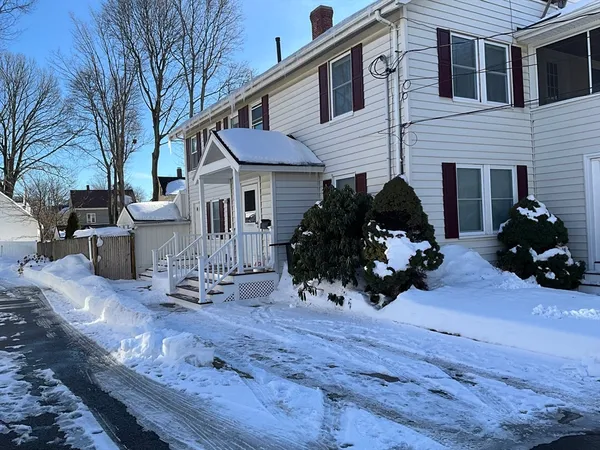 $2,300 | 24 Pearl Street, Unit 2, Wakefield, MA 01880