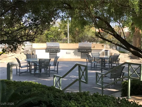 $2,100 | 322 Karen Avenue, Unit 1705, Las Vegas, NV 89109