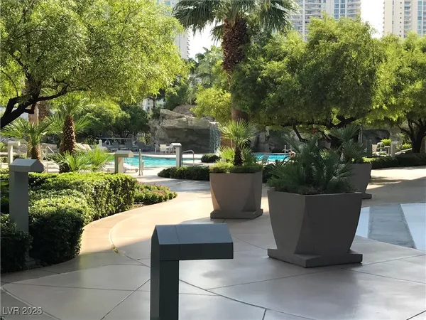 $2,100 | 322 Karen Avenue, Unit 1705, Las Vegas, NV 89109