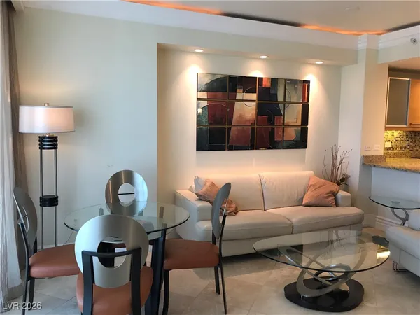 $2,100 | 322 Karen Avenue, Unit 1705, Las Vegas, NV 89109