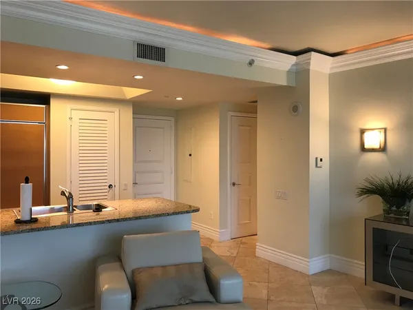 $2,100 | 322 Karen Avenue, Unit 1705, Las Vegas, NV 89109