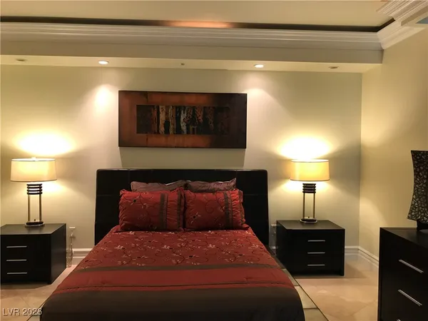 $2,100 | 322 Karen Avenue, Unit 1705, Las Vegas, NV 89109