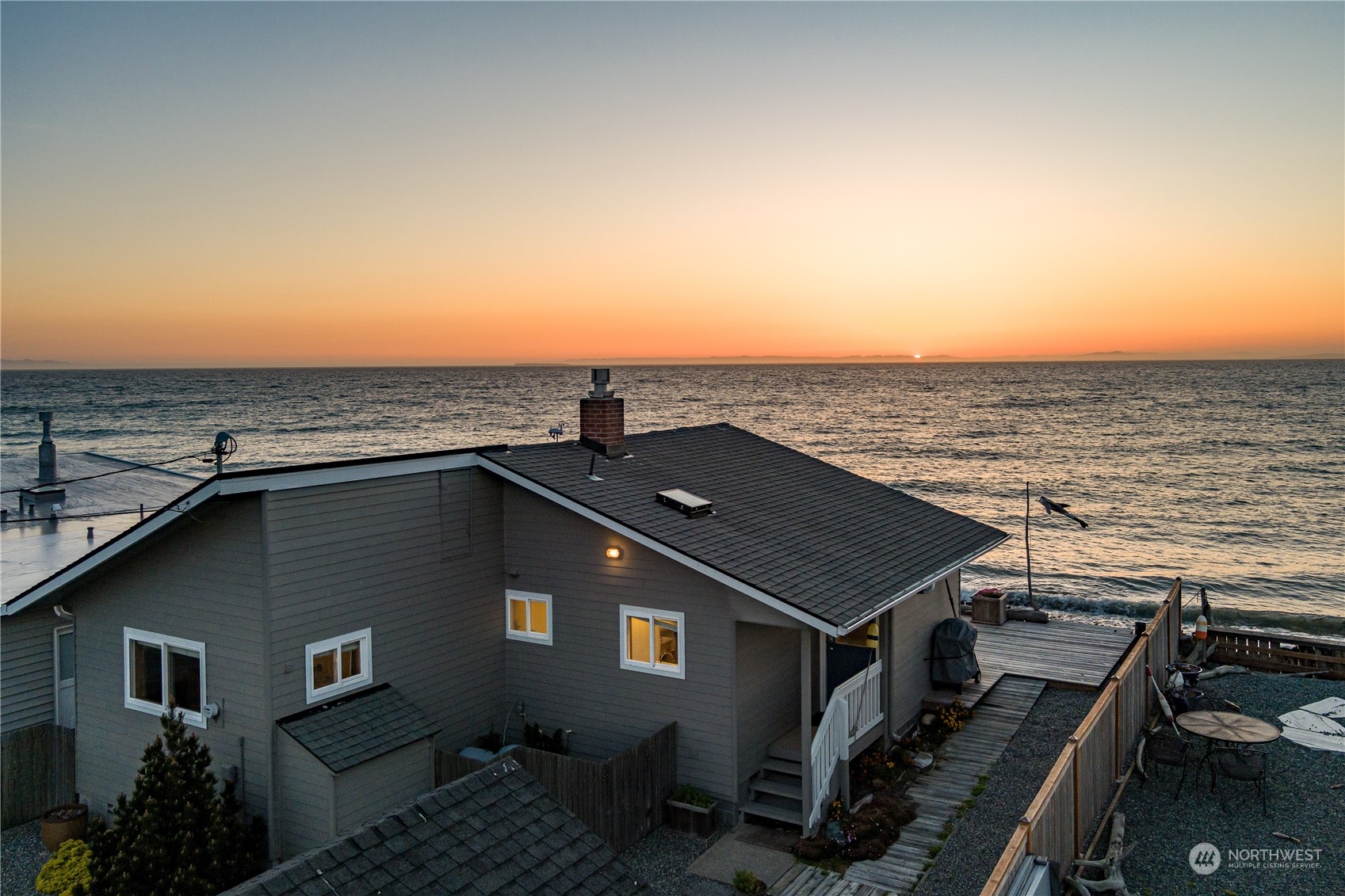 2649 West Beach Road Oak Harbor, WA 98277 - Photo 2 of 40 Gallery Image 2