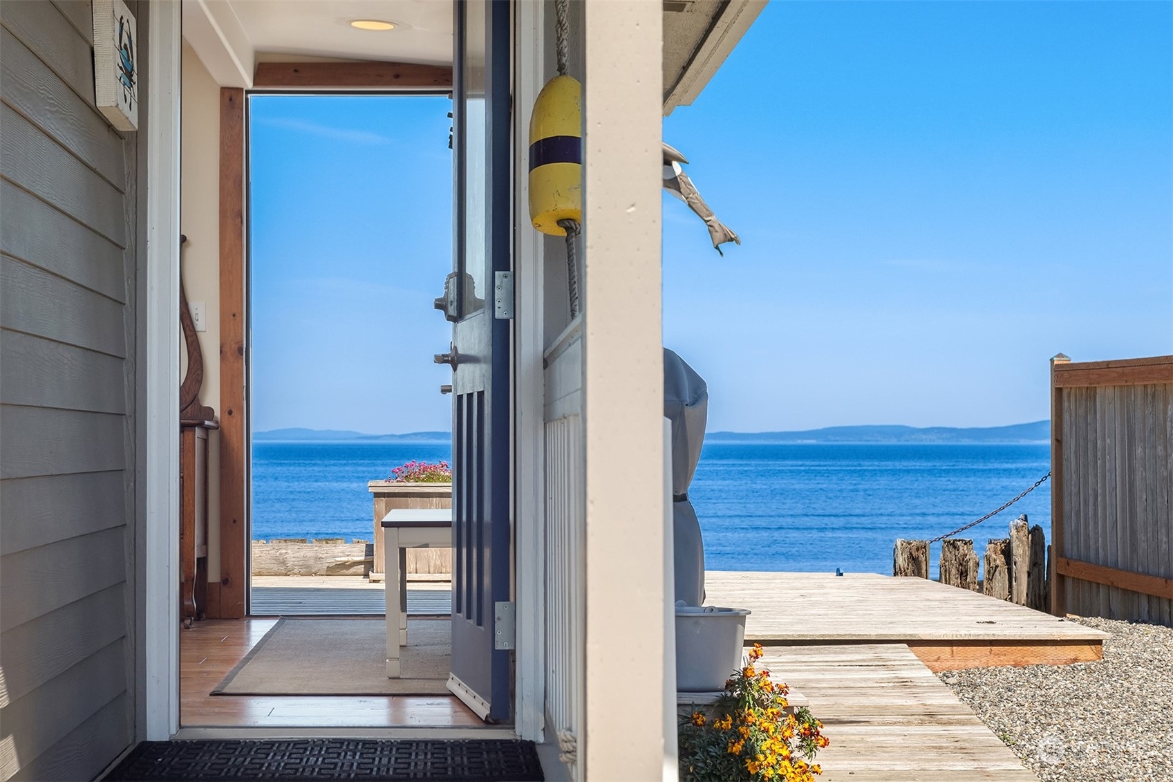 2649 West Beach Road Oak Harbor, WA 98277 - Photo 4 of 40 Gallery Image 4