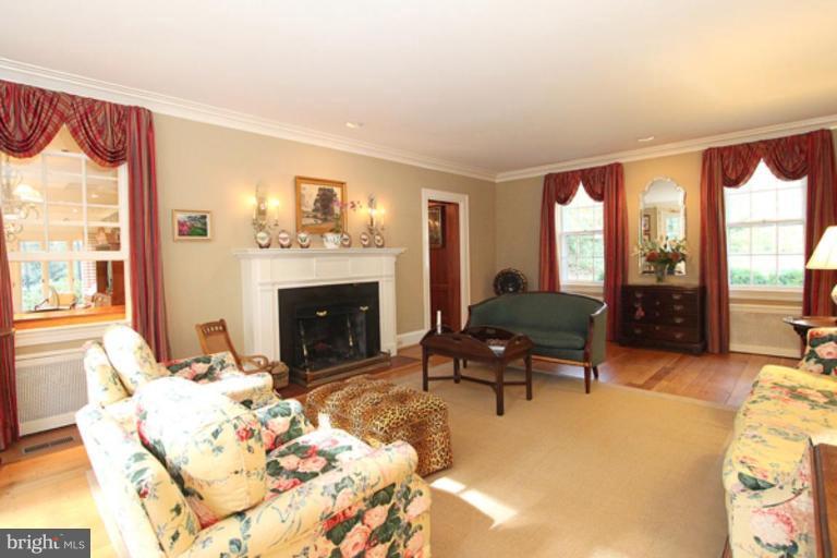 9121 Burning Tree Road Bethesda, MD 20817 - Photo 6 of 20 Living Room #2