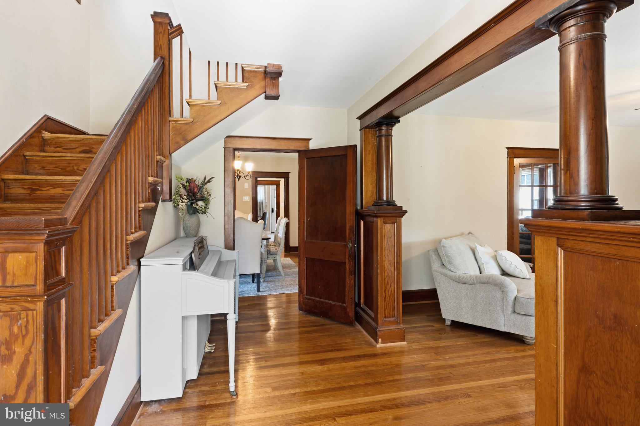 28733 Ridge Road Mount Airy, MD 21771 - Photo 4 of 97 Foyer