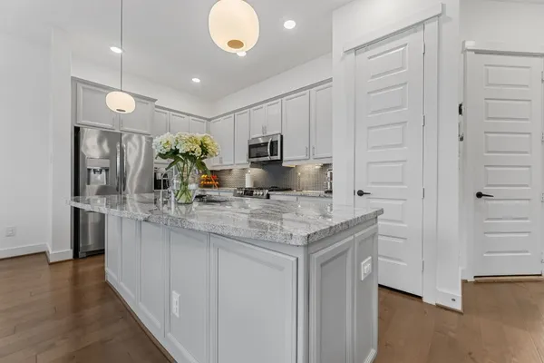 $3,950 | 10930 Brambling Drive, Houston, TX 77043