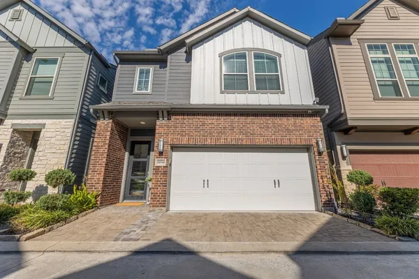 $3,950 | 10930 Brambling Drive, Houston, TX 77043