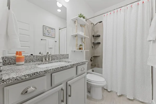 $3,950 | 10930 Brambling Drive, Houston, TX 77043