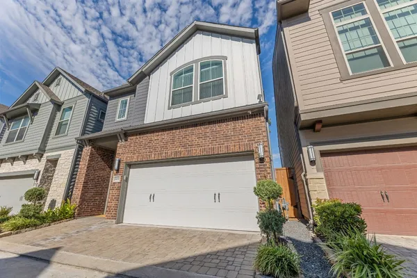 $3,950 | 10930 Brambling Drive, Houston, TX 77043