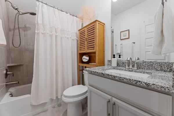 $3,950 | 10930 Brambling Drive, Houston, TX 77043